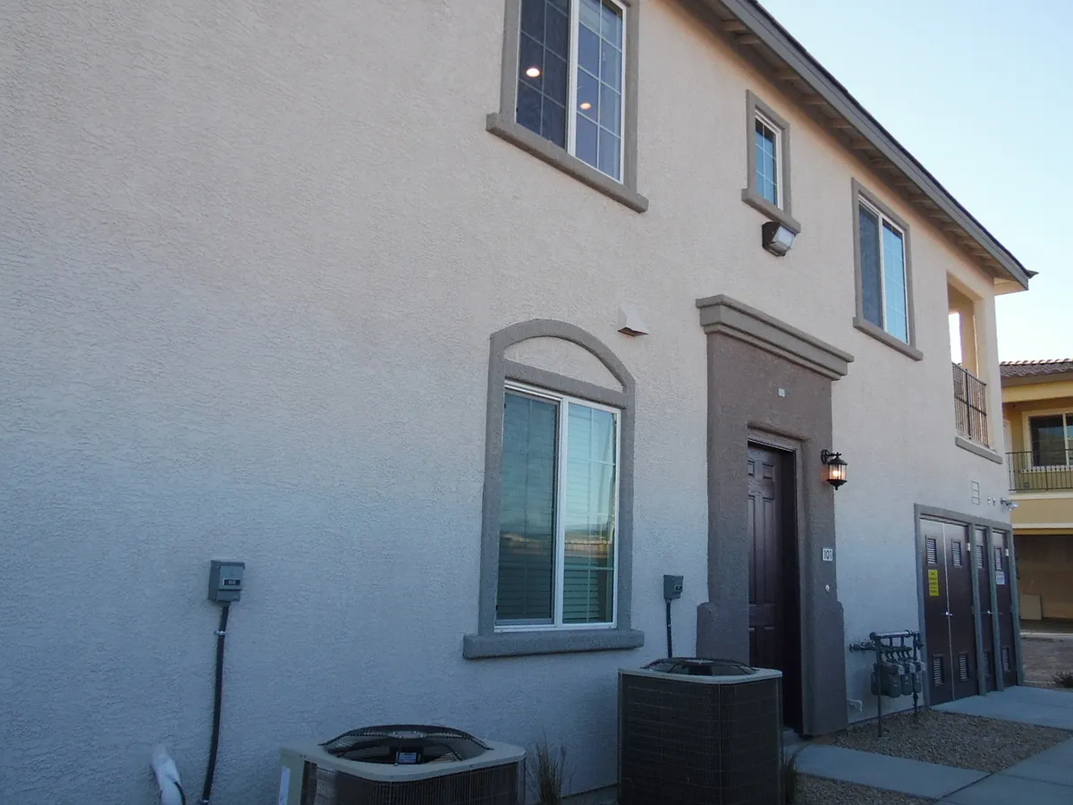 Building Photo - 8406 Classique Ave #101