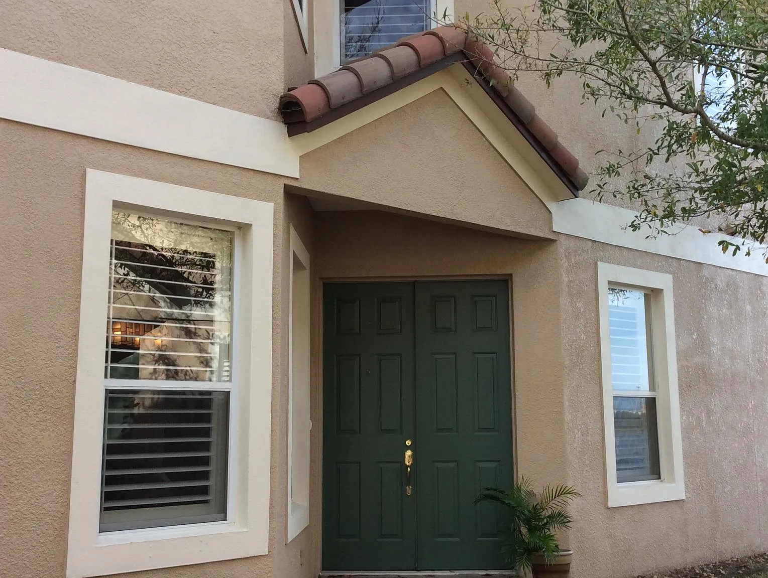 3 bed, 2.5 bath, 2552 sqft, $3,800 — Photo 2