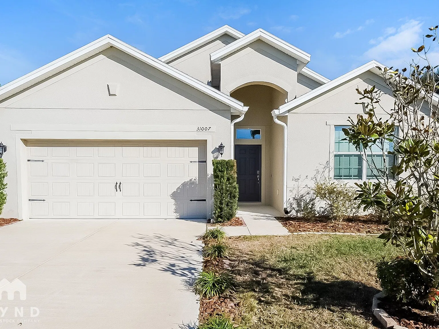 3 bed, 2.0 bath, 1629 sqft, $2,005 — Photo 1
