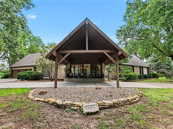 11460 W 155th Ter, Overland Park, KS 66221