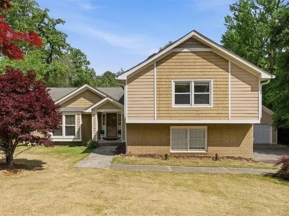 2178 Carlyle Dr NE, Marietta, GA 30062