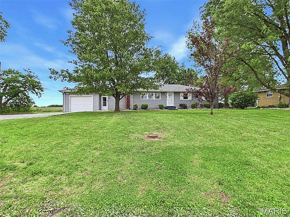 3rd image of 13271 Saint Rose Rd