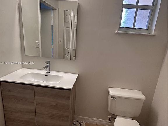 4th image of 11810 NE 19th Dr APT 9