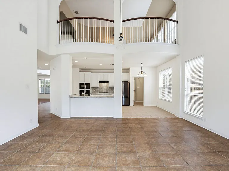 3415 Highline Trl — Photo 4