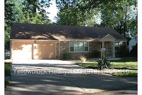 2311 W 79th St Photo 1