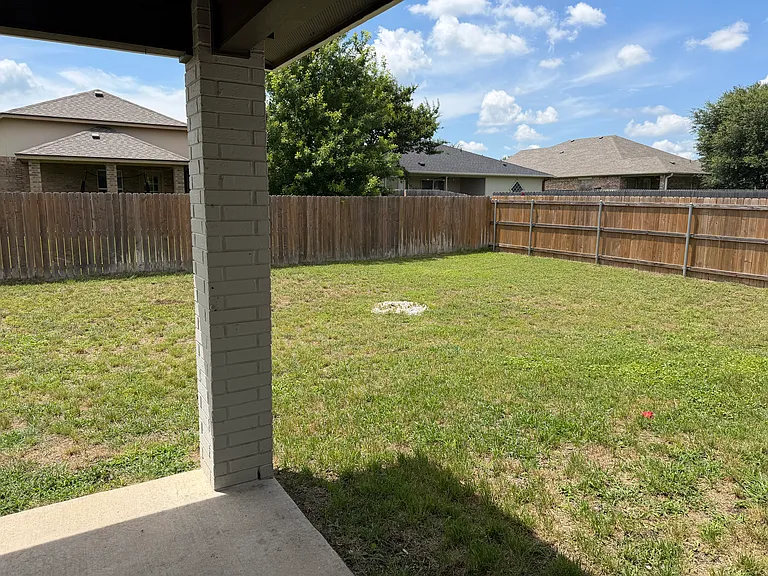 1016 Starlight Dr — Photo 33