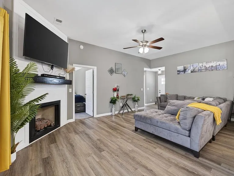 1469 Fredrick Dr — Photo 8