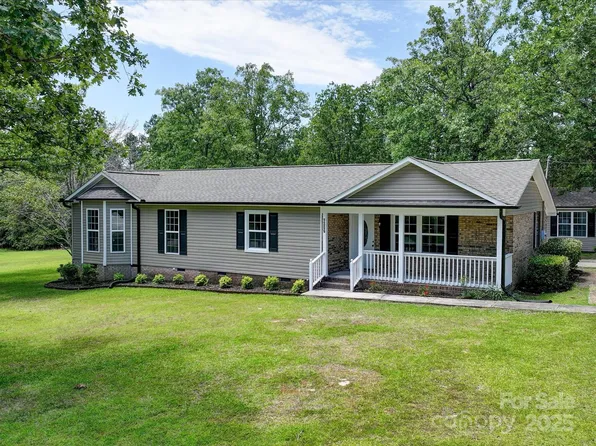 1306 Abbey Ct, Lancaster, SC 29720