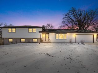 15225 Heather Hill Dr, Brookfield, WI 53005