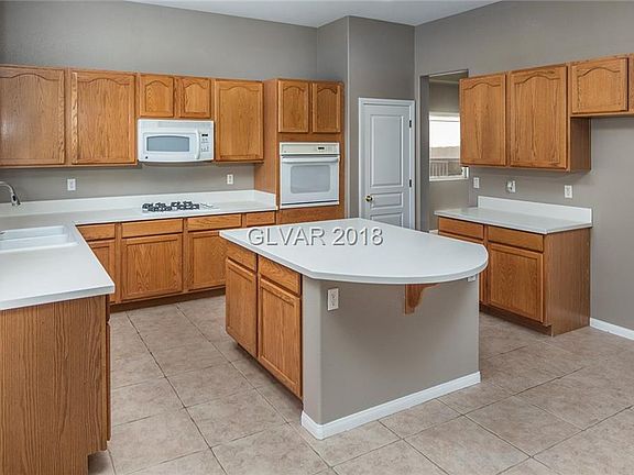 3rd image of 10576 Ettenmoor Ave