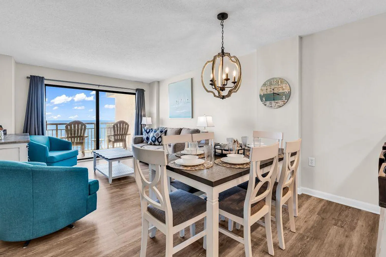 2 bed, 2.0 bath, 936 sqft, $4,334 — Photo 4