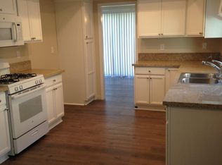 1813 N Lyndhurst Ave, Camarillo, CA 93010