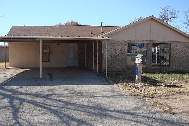 1st image of 309 W 16th St
