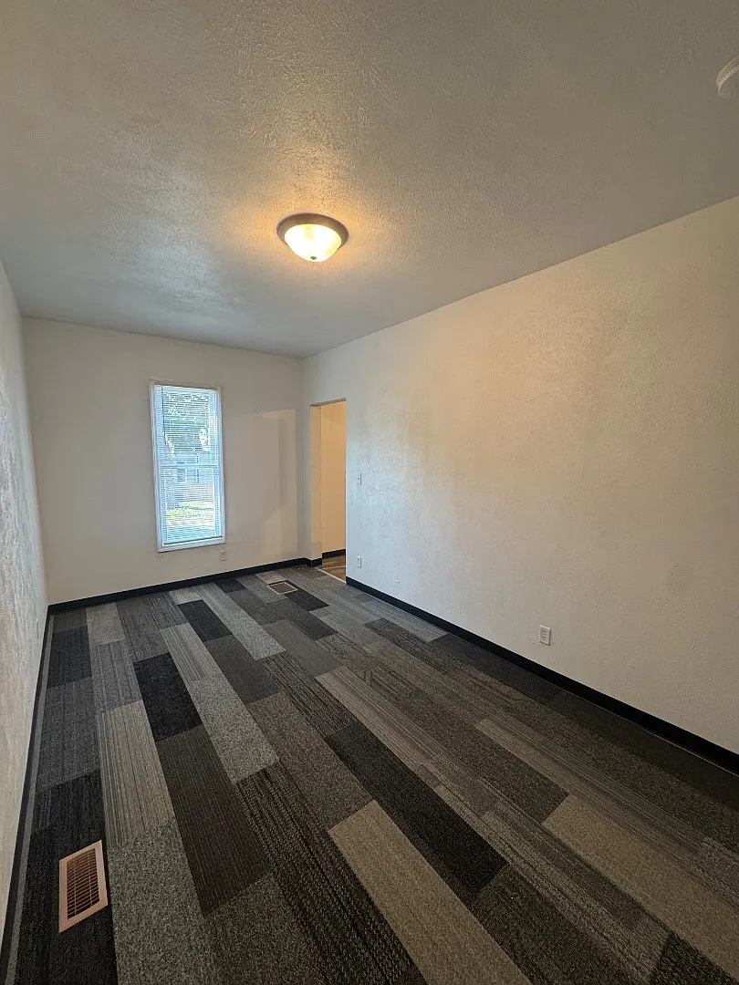 601 N 5th St - Unit B — Photo 3