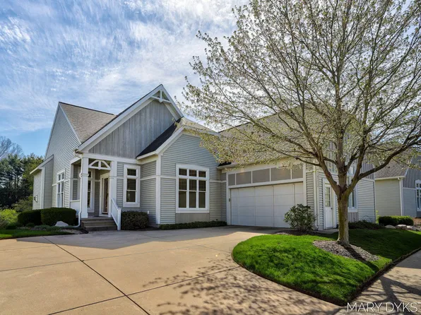 18232 Lost Creek Ln, Spring Lake, MI 49456