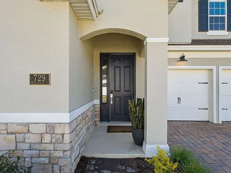 729 Brackenberry St — Photo 3