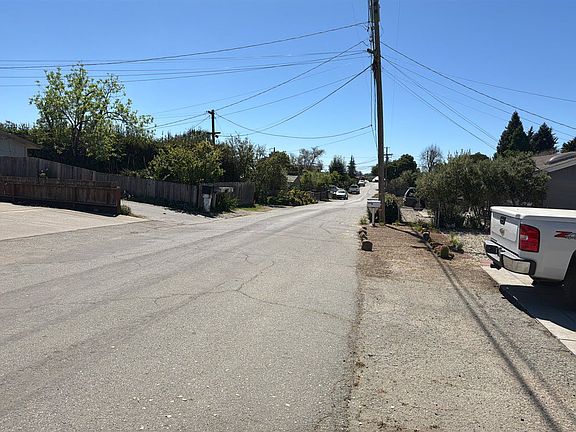 4th image of 35 Hawthorne Ave