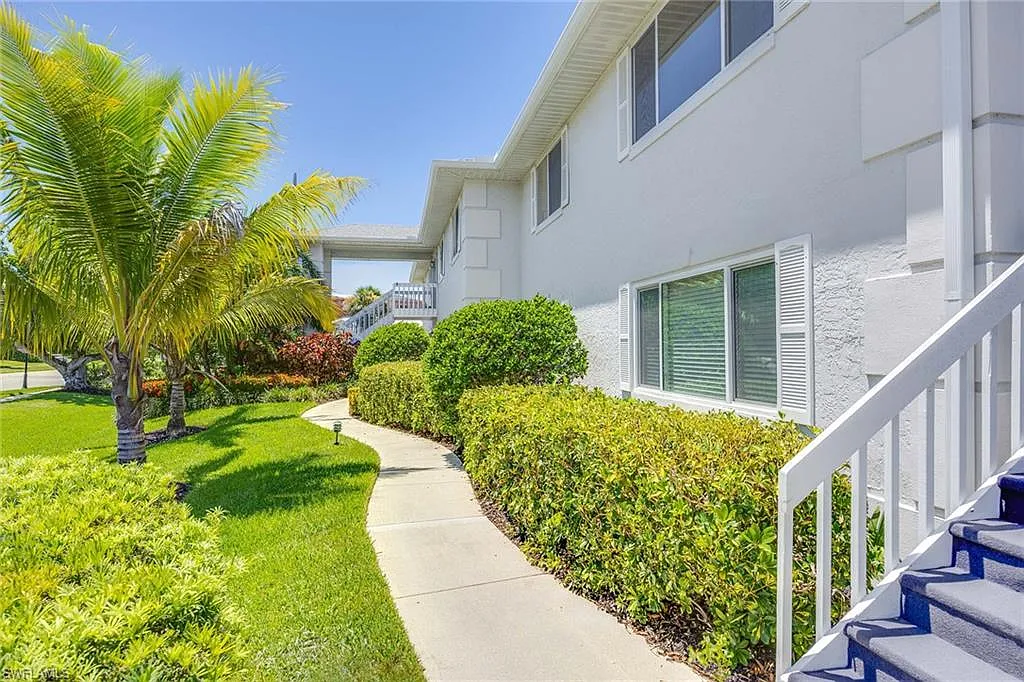 2 bed, 2.0 bath, 1250 sqft, $3,000 — Photo 2