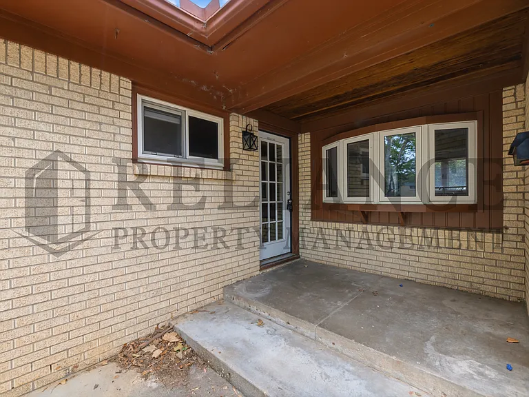 9923 W Binter Ln — Photo 15