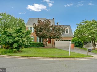 46409 Woodlake Pl, Sterling, VA