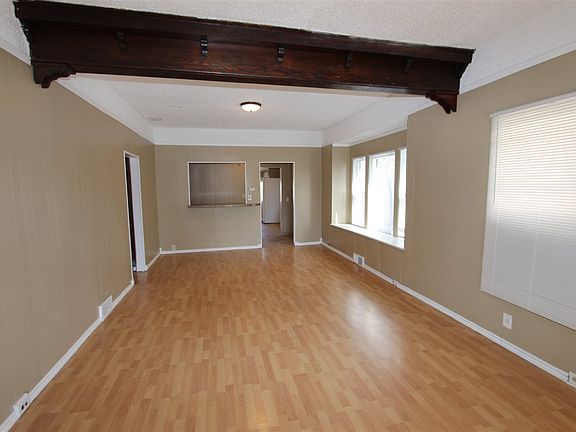 3rd image of 510 W Montgomery Ave