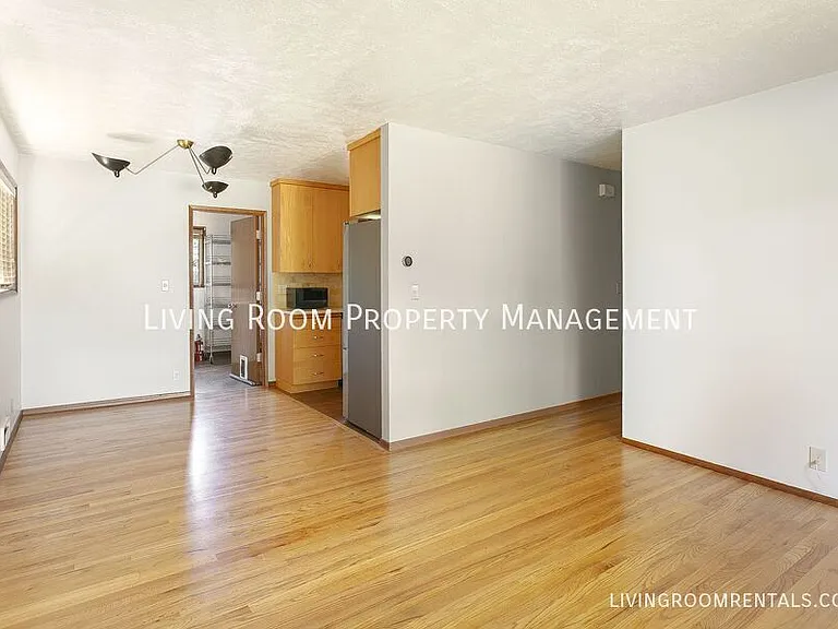 11736 NE Eugene St — Photo 4