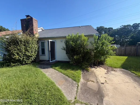 153 Pine Crest Drive, Jacksonville, NC 28546
