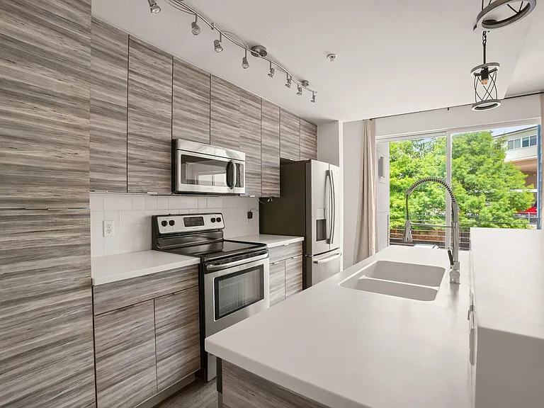 604 N Bluff Dr #228 — Photo 8