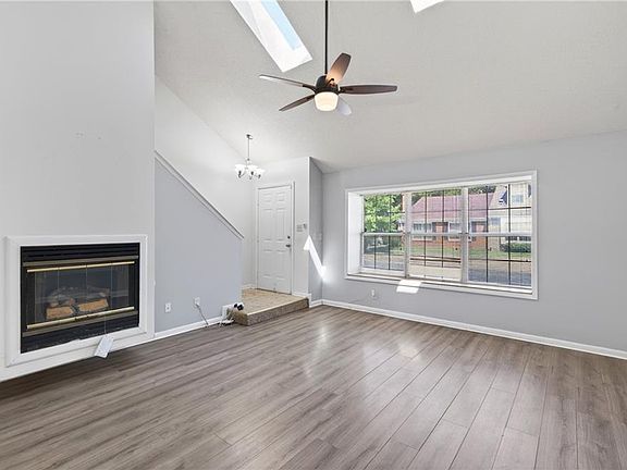 4th image of 4 Chinaberry Pl