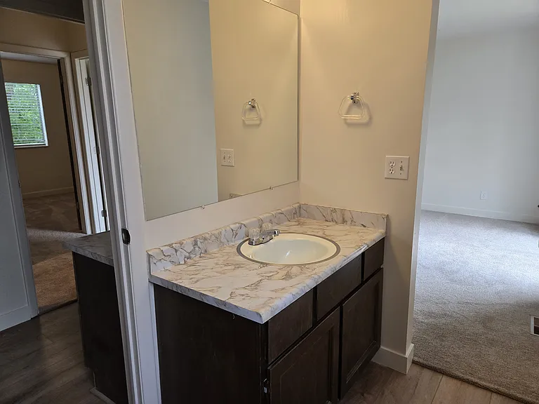 1967 E Parkridge Dr — Photo 16