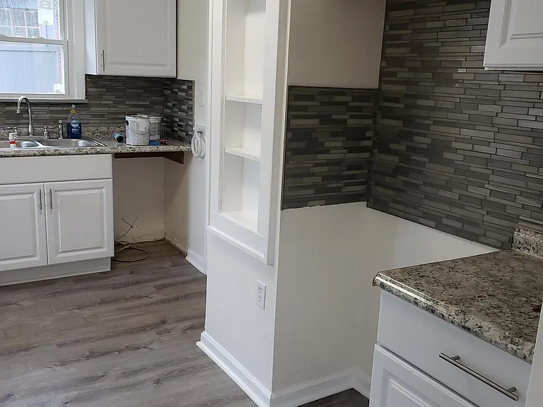 141 S Main St — Photo 1