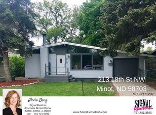 213 18th St NW, Minot, ND 58703