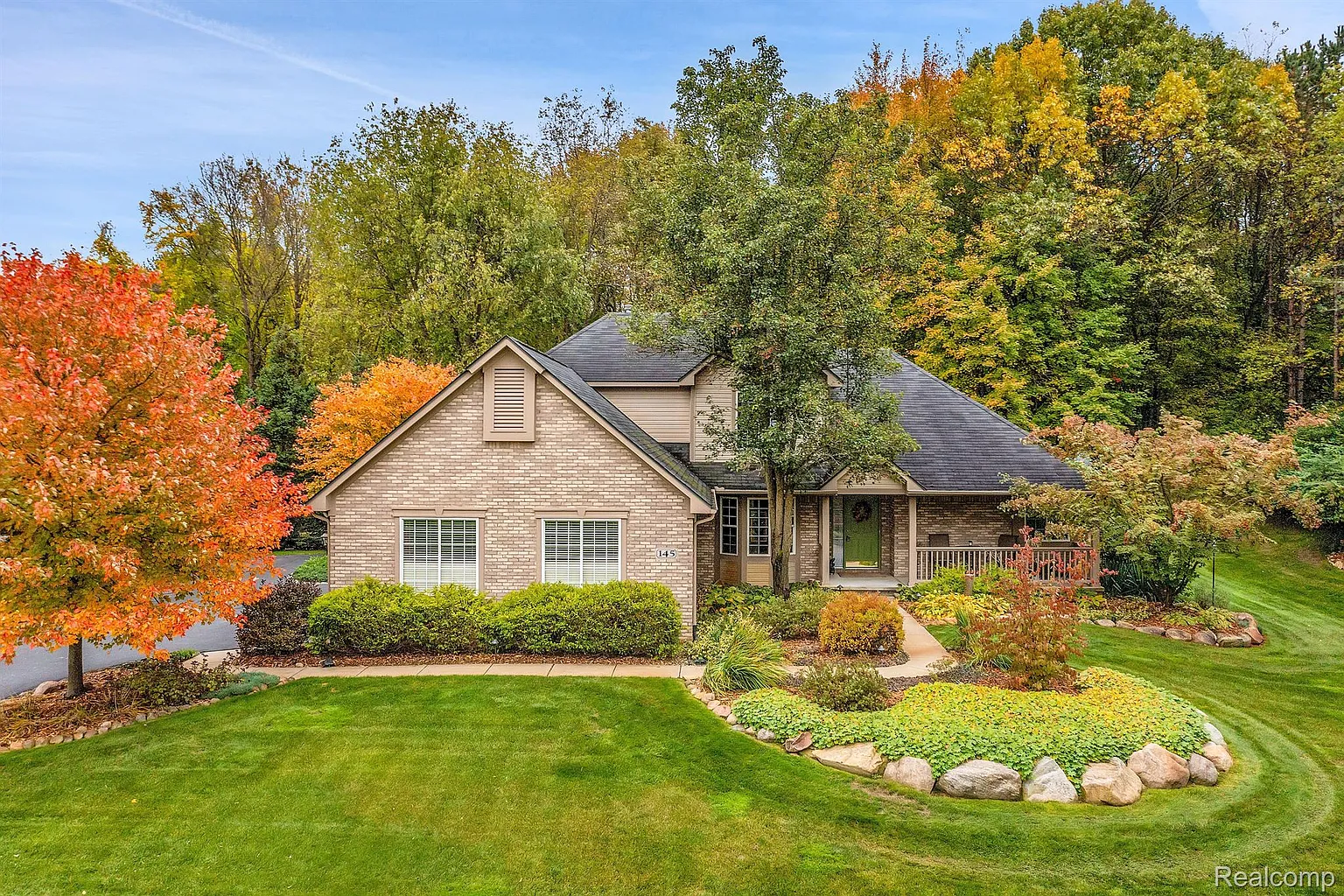 145 Howland Pines Dr photo 1