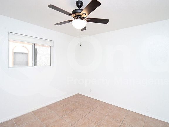 4th image of 8060 E Oak St