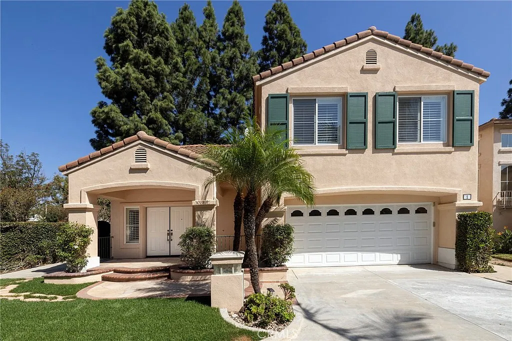 4 bed, 2.5 bath, 2135 sqft, $5,250 — Photo 1