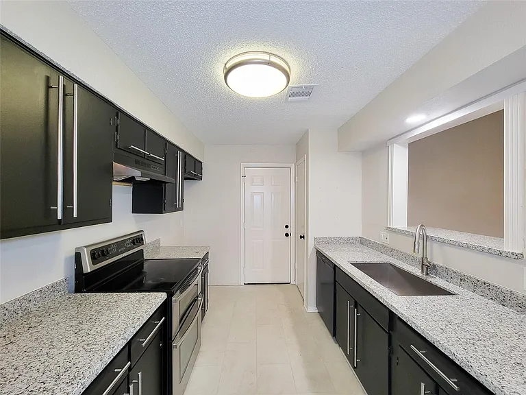 14403 Cypress Branch Dr — Photo 3