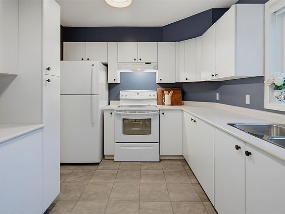 5th image of 494 Marsett Pl #103