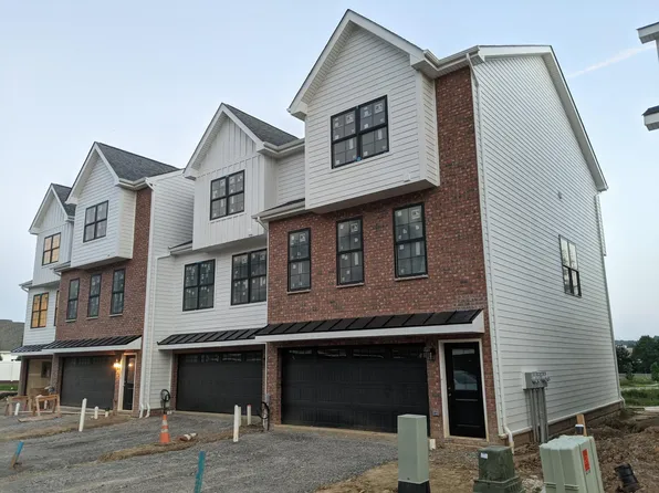 305 Thurgood Dr, Warrendale, PA 15086