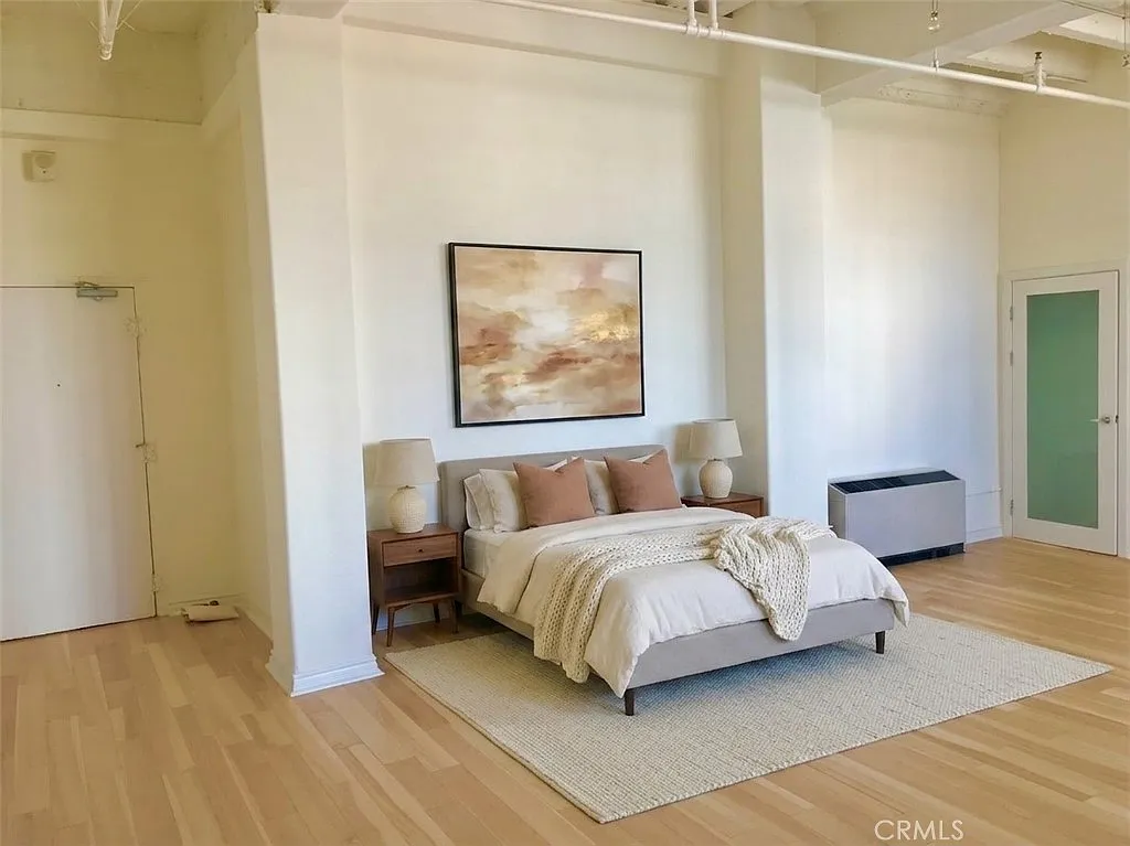 Studio, 550 sqft, $1,900 — Photo 3