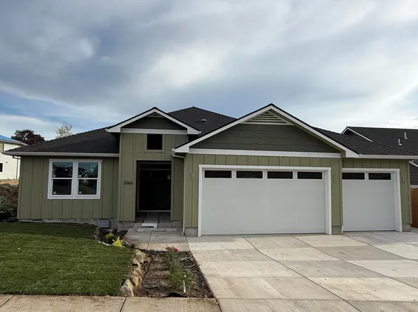 3366 Viewpoint Dr, Medford, OR 97504