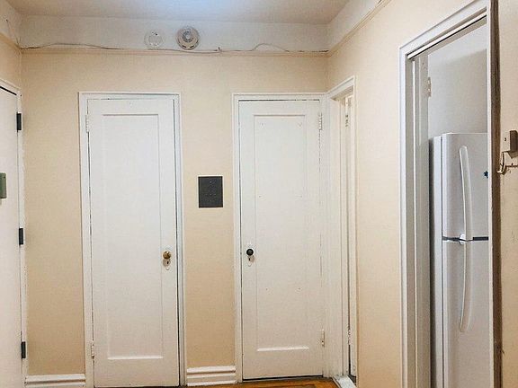 2nd image of 2325 Ocean Ave #6