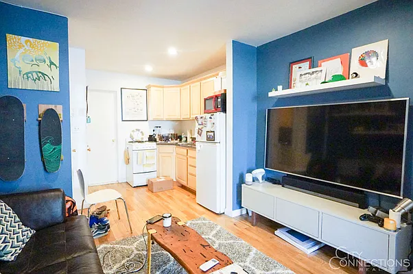 Rented by City Connections Realty | media 37