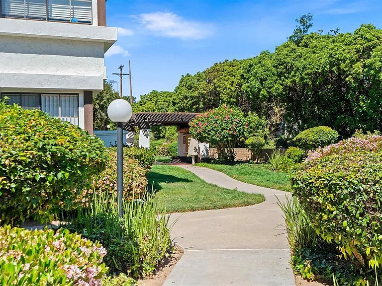 Pepper Dr — Photo 14