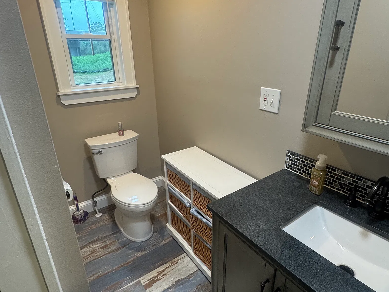 1 bed, 750 sqft, $2,100 — Photo 4