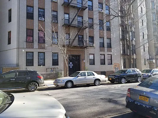 Rented by Bruma Realty LLC | media 4