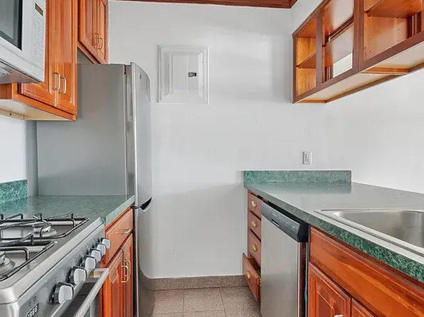 2294 Frederick Douglass Boulevard image 4 of 17