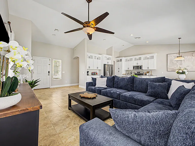 10202 E Juanita Ave — Photo 5