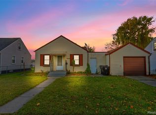 27861 Bohnhoff St, Roseville, MI 48066