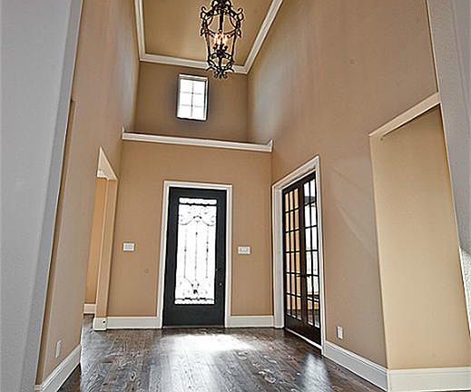 3rd image of 2112 Palomar Trl