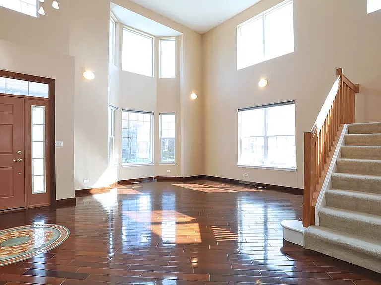 829 Clover Ridge Ln — Photo 4